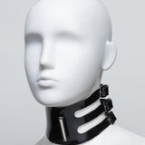 The side of the Zafira collar is shown on a white mannequin in front of a gray background.